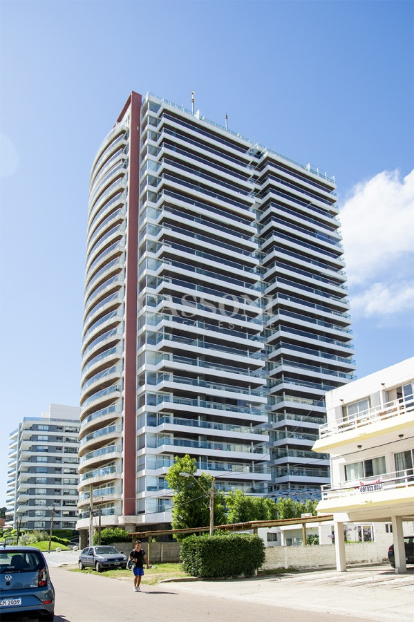 Apartamento ID.4949 - Apartamento en Venta de 3 dormitorios en Playa Brava , Punta del este 