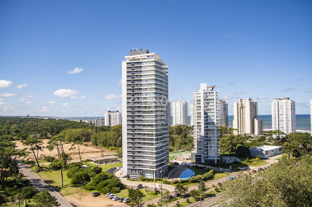 Apartamento ID.2029 - Apartamento de 3 dormitorios en Venta en Ocean Drive , Punta del este , Playa Brava 