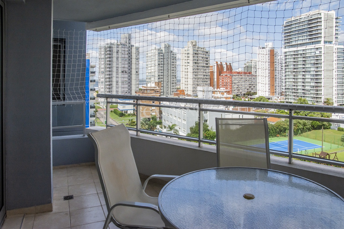 Apartamento ID.2028 - Apartamento en venta de 3 dormitorios en Forest Tower , Punta del este 