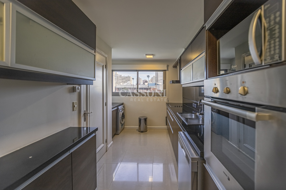 Apartamento ID.2392 - Vende departamento de 2 dormitorios en Brava, Punta del Este con hermosa vista