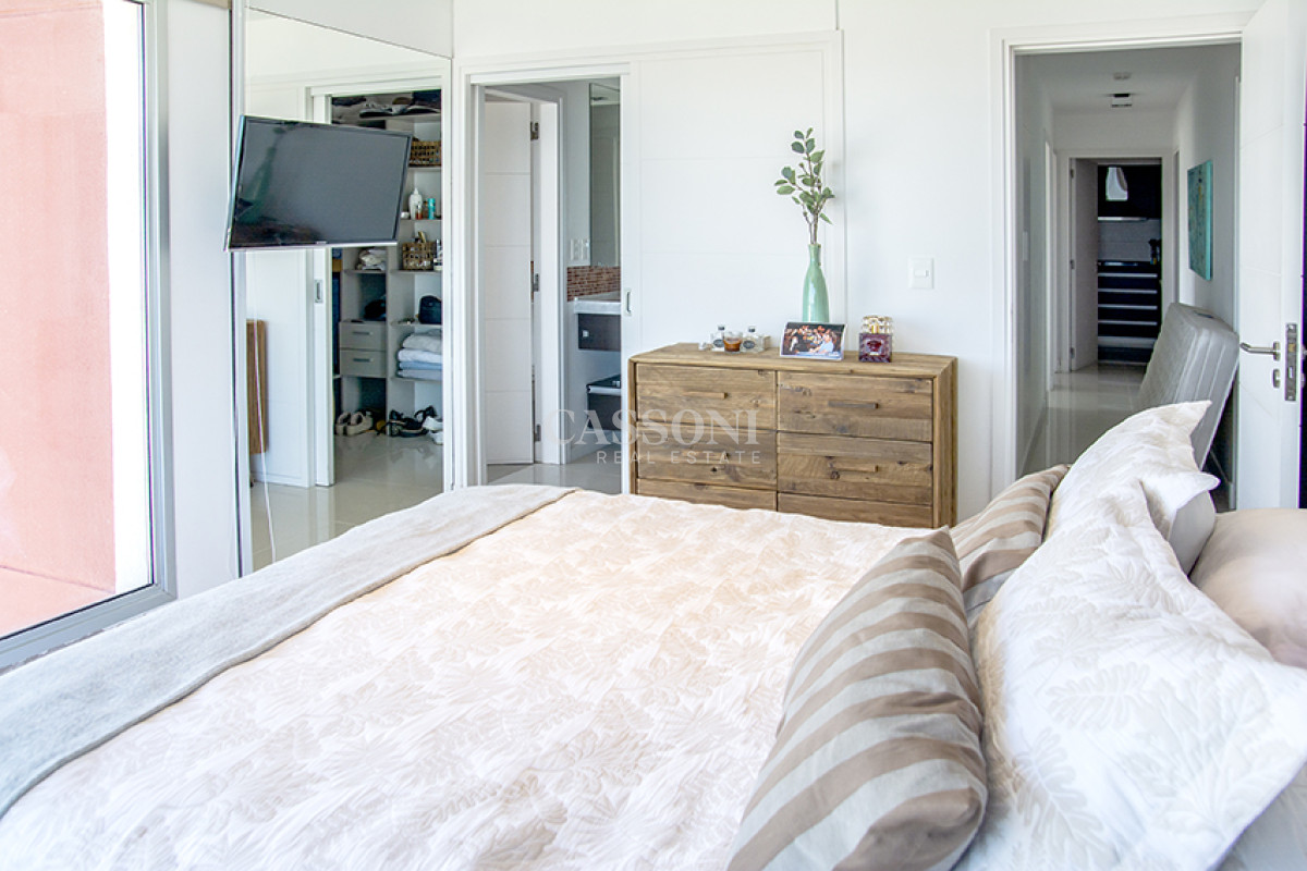 Apartamento ID.4949 - Apartamento en Venta de 3 dormitorios en Playa Brava , Punta del este 