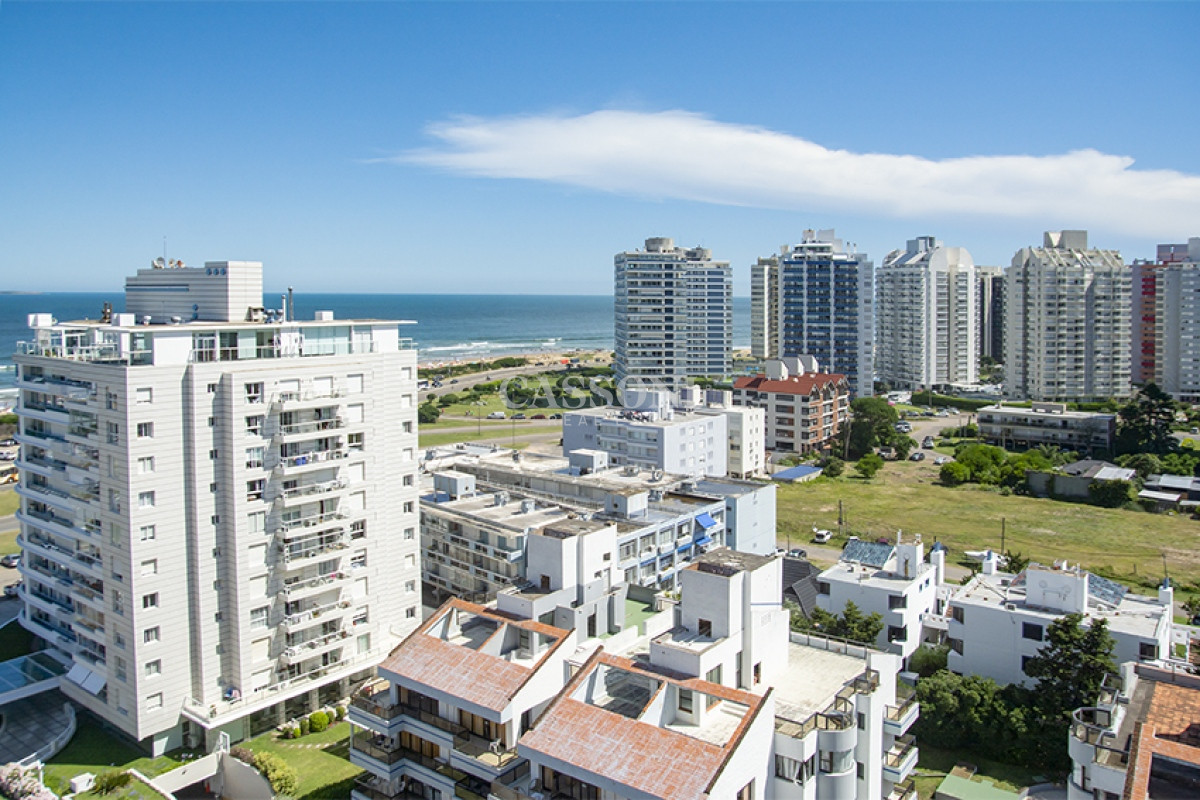 Apartamento ID.4949 - Apartamento en Venta de 3 dormitorios en Playa Brava , Punta del este 