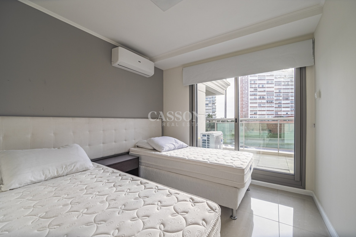 Apartamento ID.2392 - Vende departamento de 2 dormitorios en Brava, Punta del Este con hermosa vista