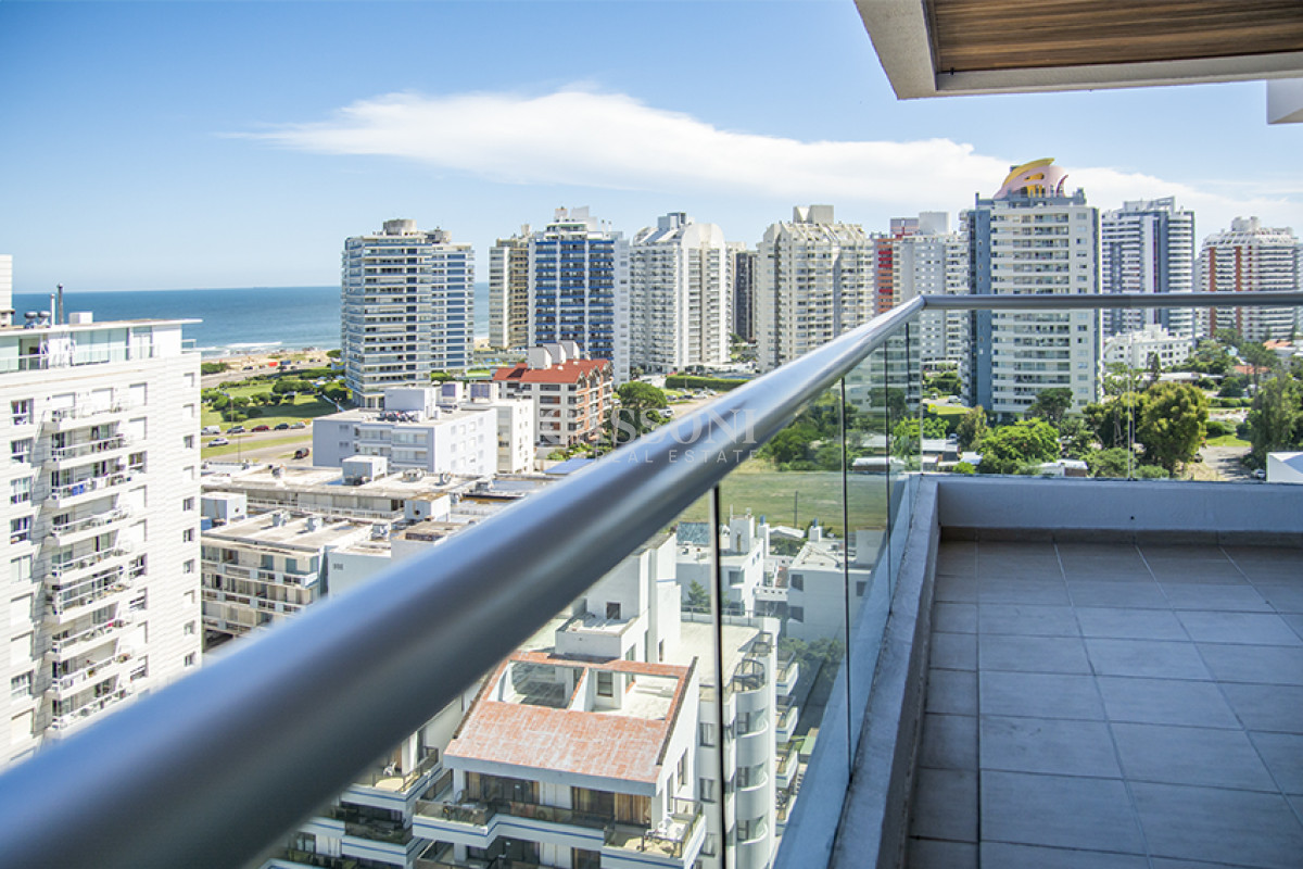 Apartamento ID.4949 - Apartamento en Venta de 3 dormitorios en Playa Brava , Punta del este 