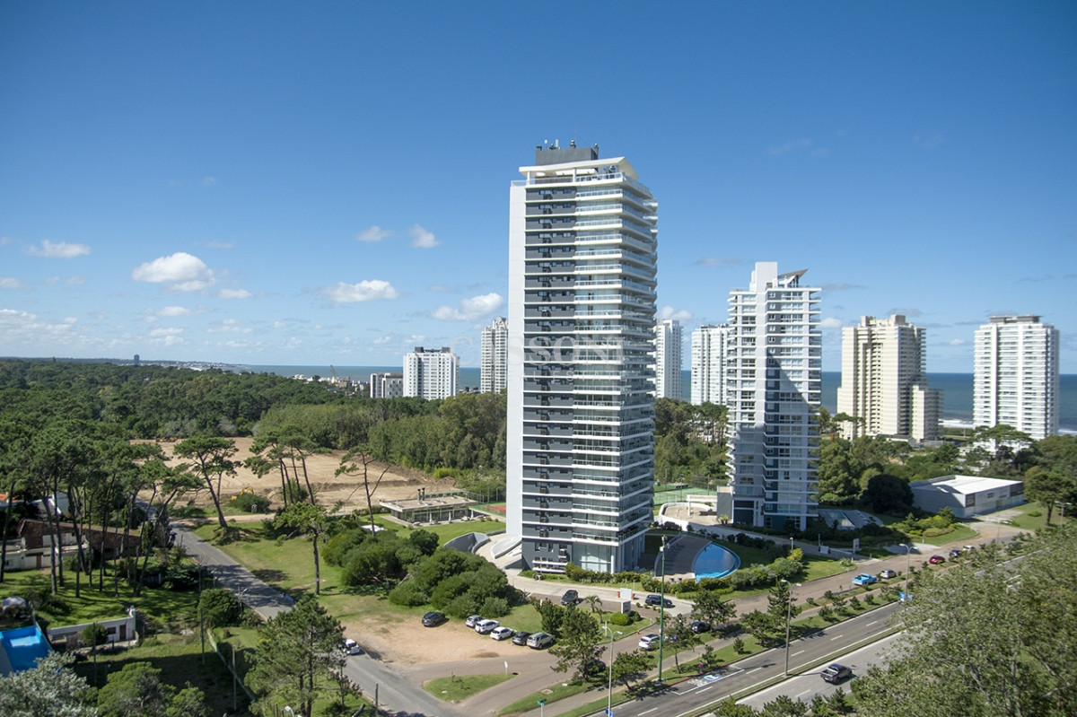 Apartamento ID.2029 - Apartamento de 3 dormitorios en Venta en Ocean Drive , Punta del este , Playa Brava 