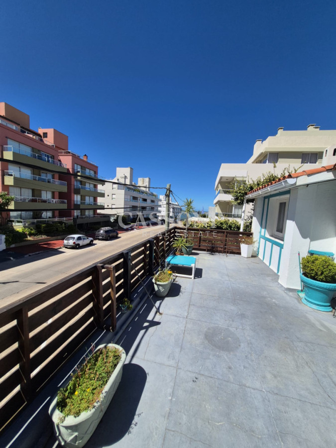 Casa de dos dormitorios en alquiler anual en Punta del Este