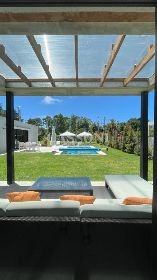 Casa ID.2348 - Casa en Venta en Barrio Privado La Arbolada , Punta del este 