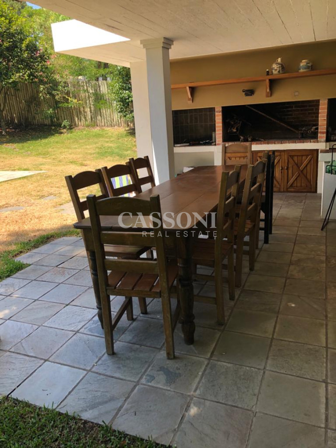 Casa ID.4857 - Casa en venta, Oportunidad para desarrollo inmobiliario en Playa Mansa, Punta del Este. 
