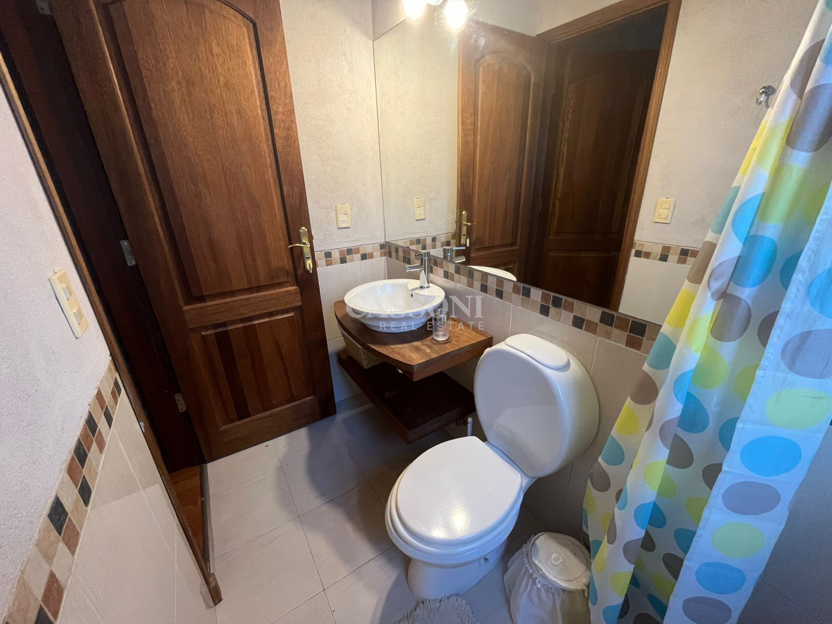 Casa ID.2424 - Casa en Venta de 4 dormitorios en Chihuahua , Punta del este 