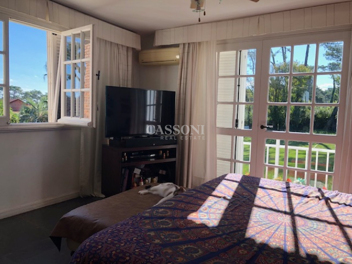 Casa ID.4853 - Vende casa espectacular en playa mansa , Punta del Este 