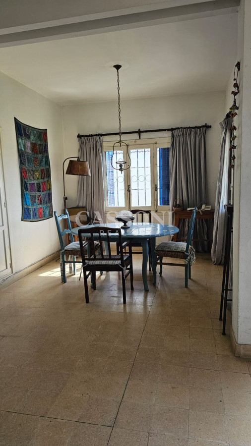 Casa ID.3801 - Importante residencia frente al mar en venta.