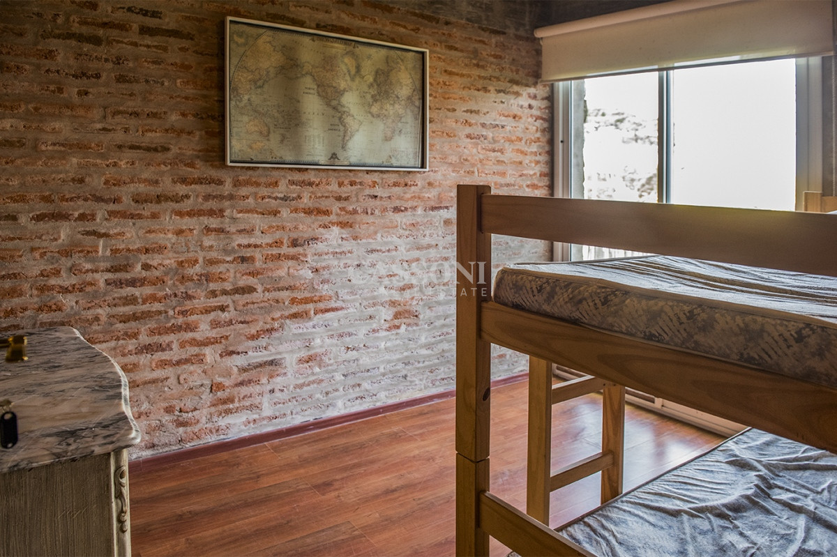 Casa ID.2424 - Casa en Venta de 4 dormitorios en Chihuahua , Punta del este 