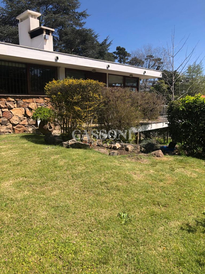 Casa ID.4857 - Casa en venta, Oportunidad para desarrollo inmobiliario en Playa Mansa, Punta del Este. 
