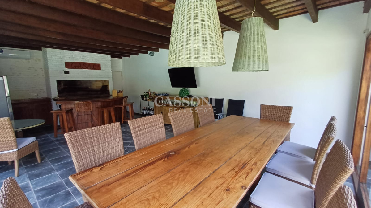 Casa ID.4871 - Vende gran casa para vivir todo el año, de 3 dormitorios en Punta del Este 