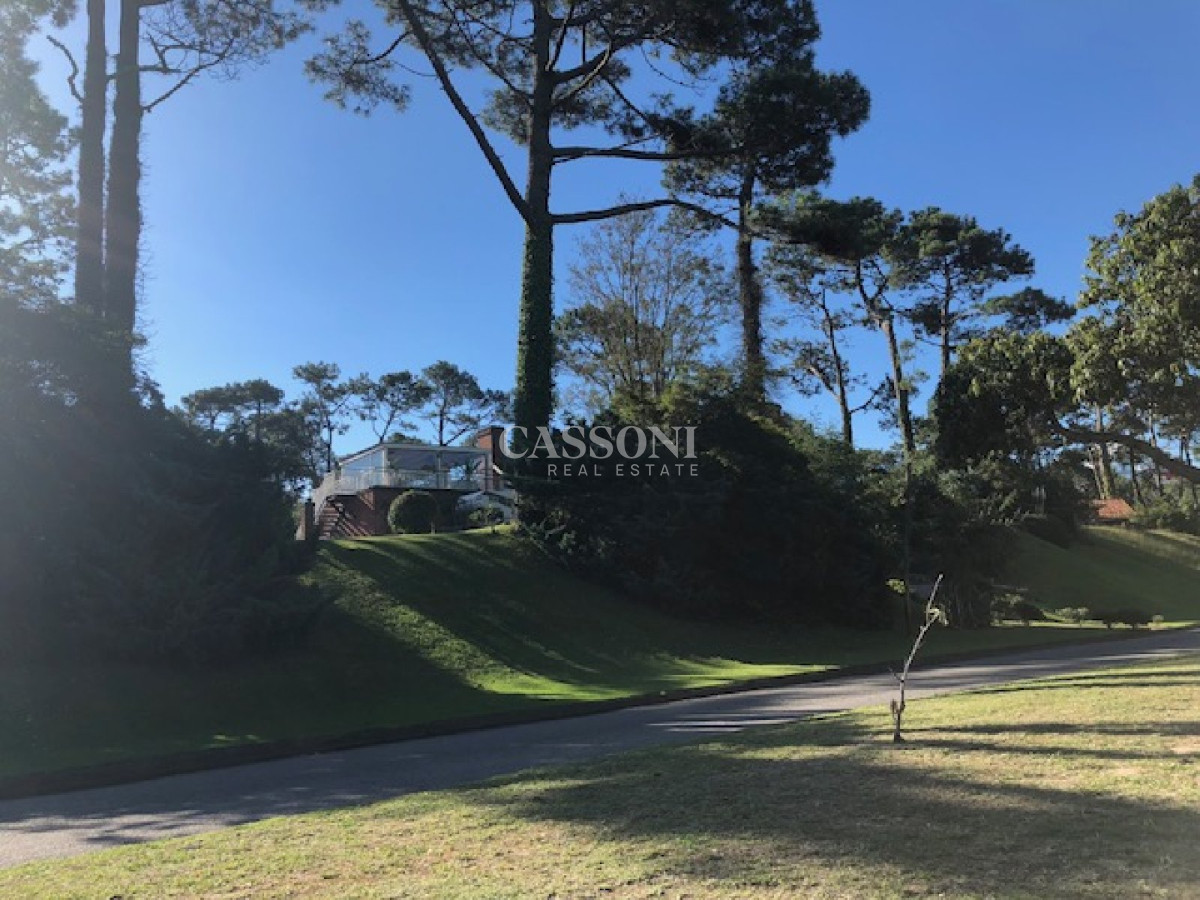 Casa ID.4853 - Vende casa espectacular en playa mansa , Punta del Este 