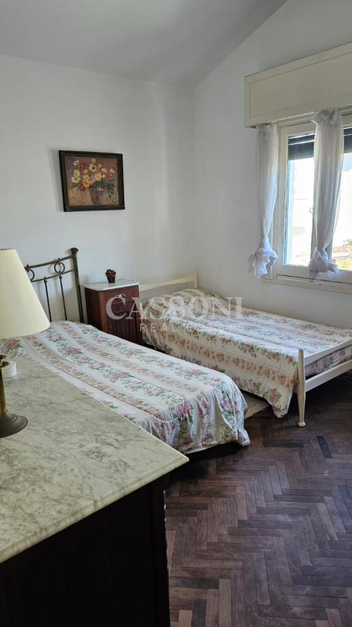 Casa ID.3801 - Importante residencia frente al mar en venta.