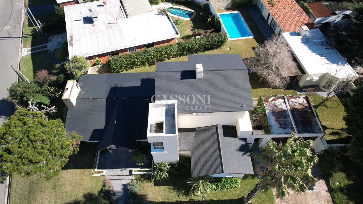 Casa ID.4855 - VENDE CASA DE 4 DORMITORIOS EN EXCELENTE ESTADO, PLAYA MANSA, PUNTA DEL ESTE 