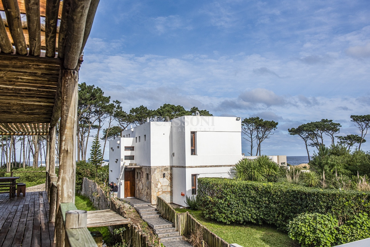 Casa ID.2424 - Casa en Venta de 4 dormitorios en Chihuahua , Punta del este 
