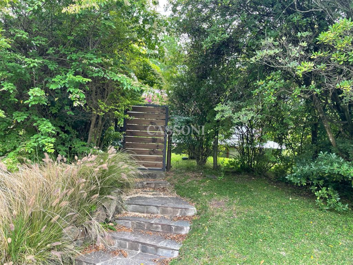 Casa ID.4857 - Casa en venta, Oportunidad para desarrollo inmobiliario en Playa Mansa, Punta del Este. 