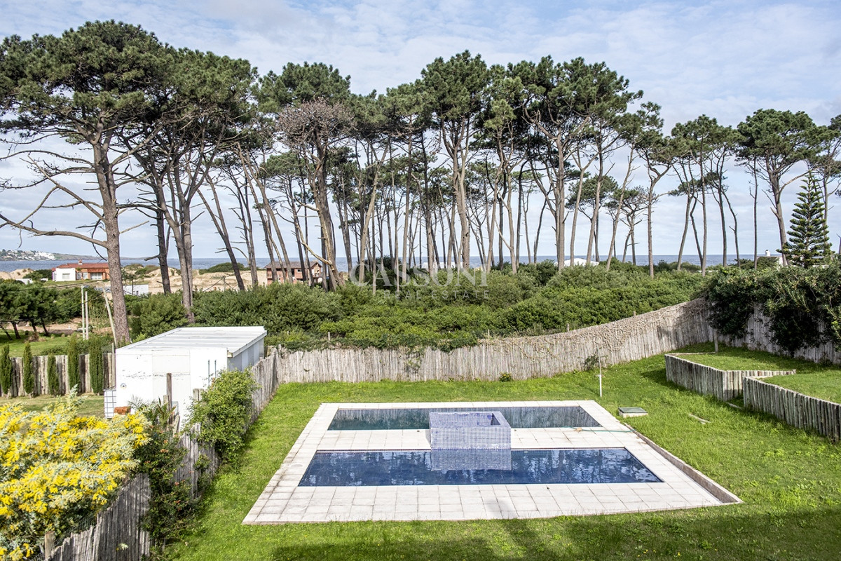 Casa ID.2424 - Casa en Venta de 4 dormitorios en Chihuahua , Punta del este 