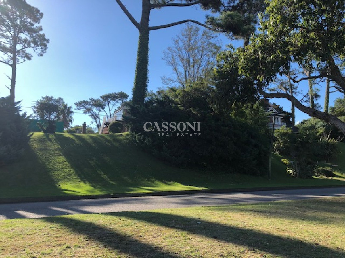 Casa ID.4853 - Vende casa espectacular en playa mansa , Punta del Este 