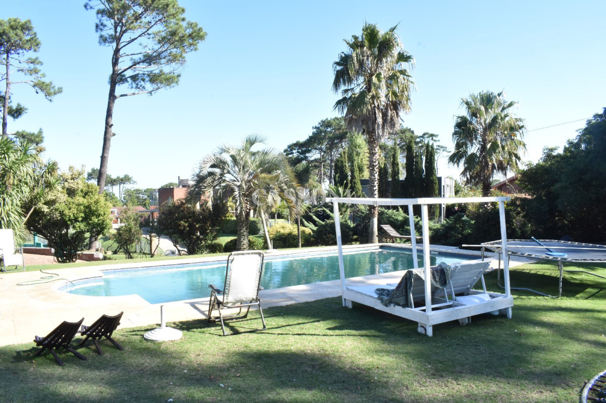 Casa ID.4853 - Vende casa espectacular en playa mansa , Punta del Este 