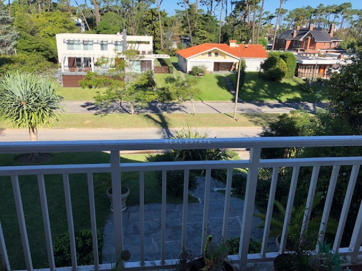 Casa ID.4853 - Vende casa espectacular en playa mansa , Punta del Este 