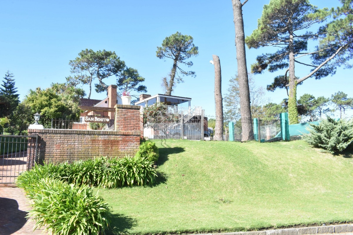 Casa ID.4853 - Vende casa espectacular en playa mansa , Punta del Este 