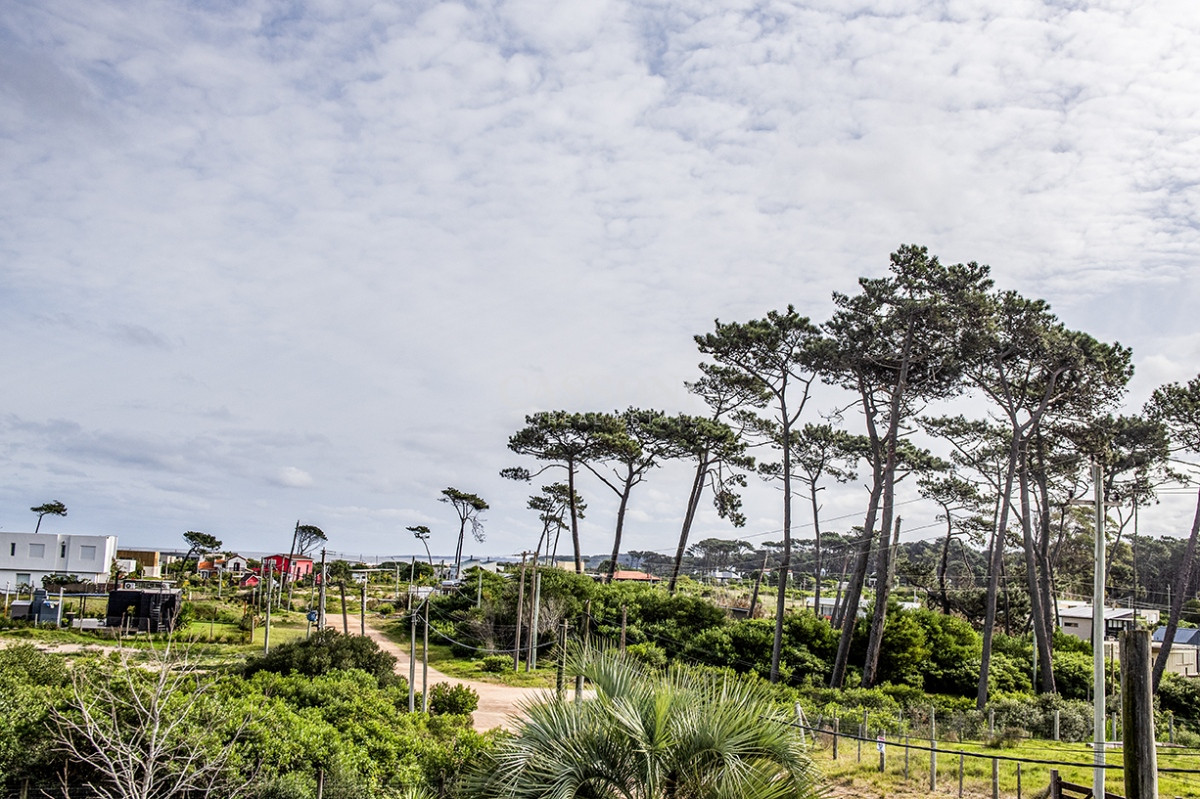 Casa ID.2424 - Casa en Venta de 4 dormitorios en Chihuahua , Punta del este 