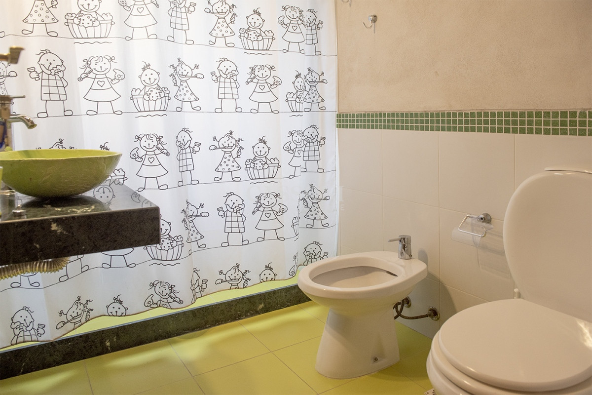 Casa ID.2424 - Casa en Venta de 4 dormitorios en Chihuahua , Punta del este 