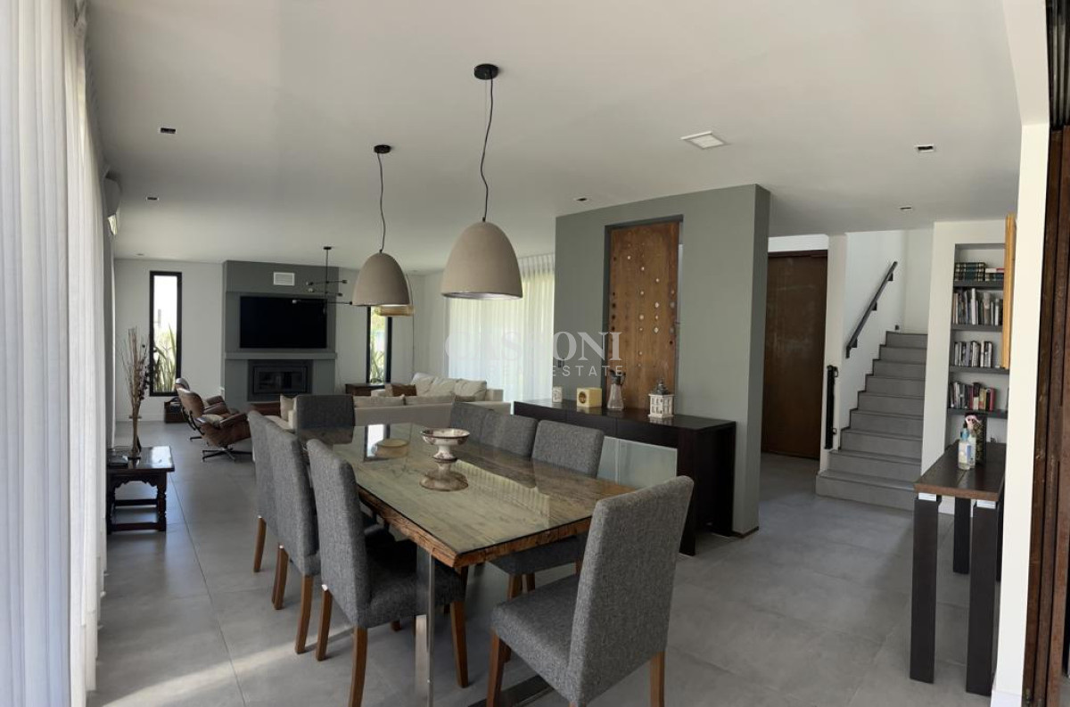Casa ID.2348 - Casa en Venta en Barrio Privado La Arbolada , Punta del este 