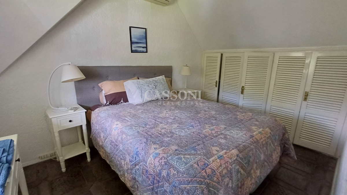 Casa ID.4871 - Vende gran casa para vivir todo el año, de 3 dormitorios en Punta del Este 