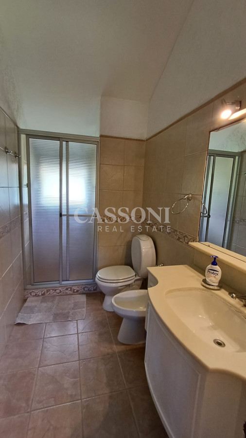 Casa ID.4871 - Vende gran casa para vivir todo el año, de 3 dormitorios en Punta del Este 