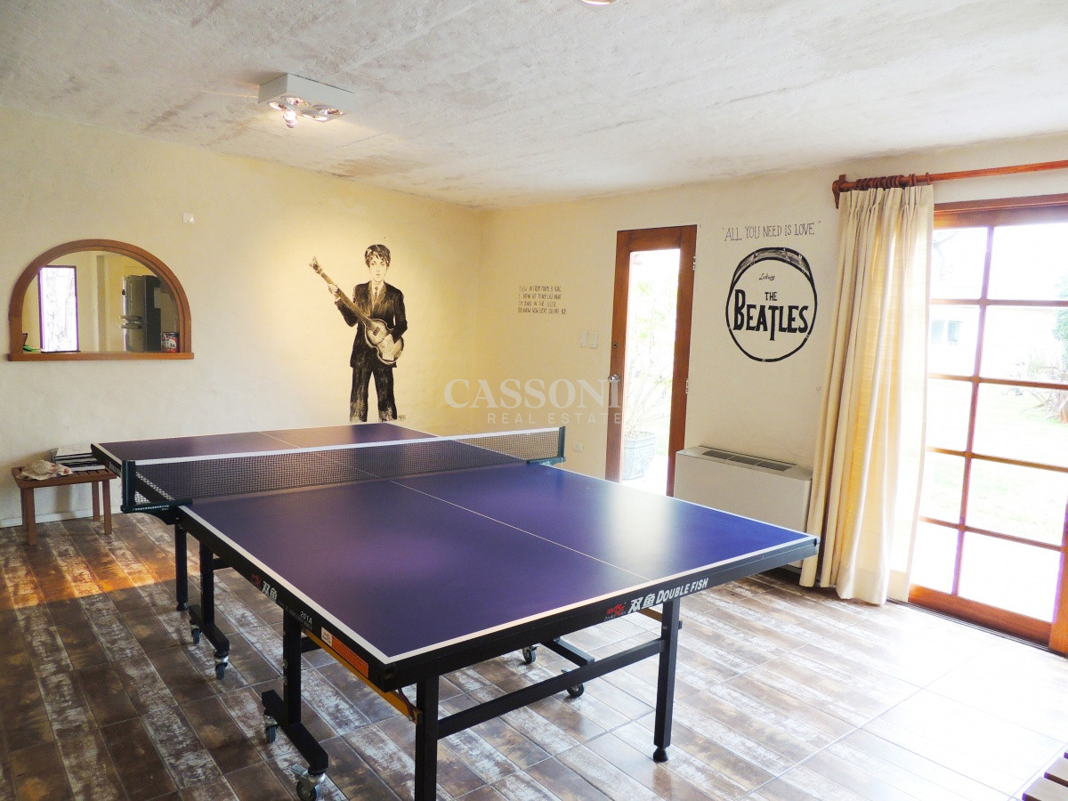 Casa ID.4855 - VENDE CASA DE 4 DORMITORIOS EN EXCELENTE ESTADO, PLAYA MANSA, PUNTA DEL ESTE 