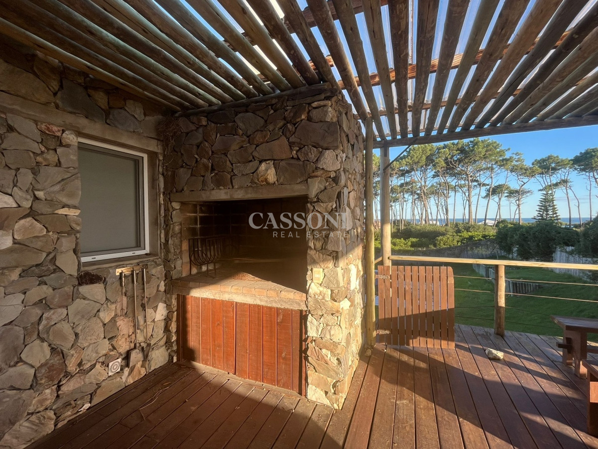 Casa ID.2424 - Casa en Venta de 4 dormitorios en Chihuahua , Punta del este 