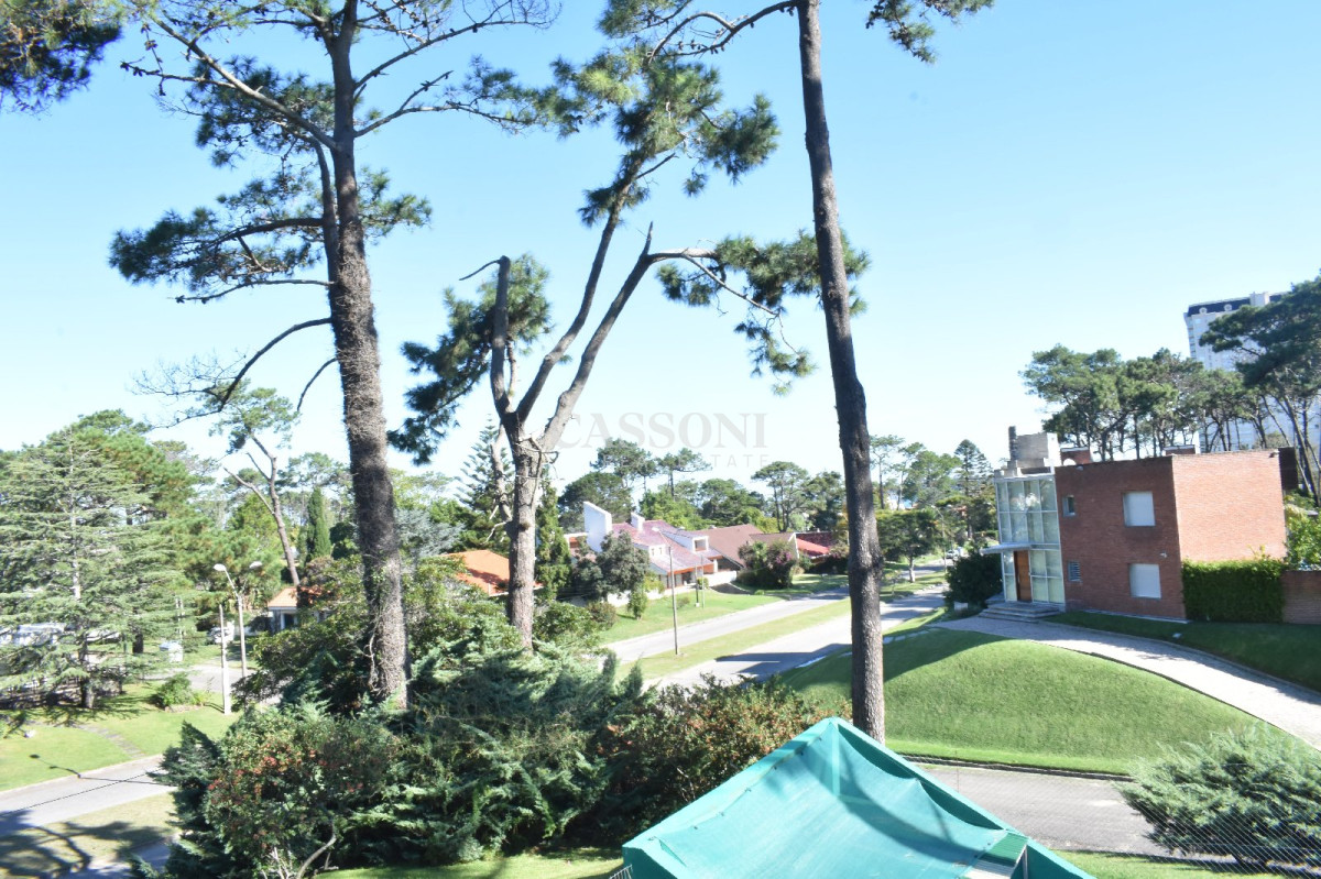 Casa ID.4853 - Vende casa espectacular en playa mansa , Punta del Este 