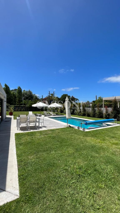 Casa ID.2348 - Casa en Venta en Barrio Privado La Arbolada , Punta del este 