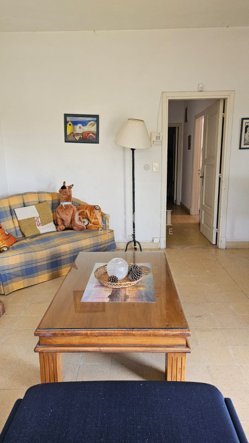 Casa ID.3801 - Importante residencia frente al mar en venta.