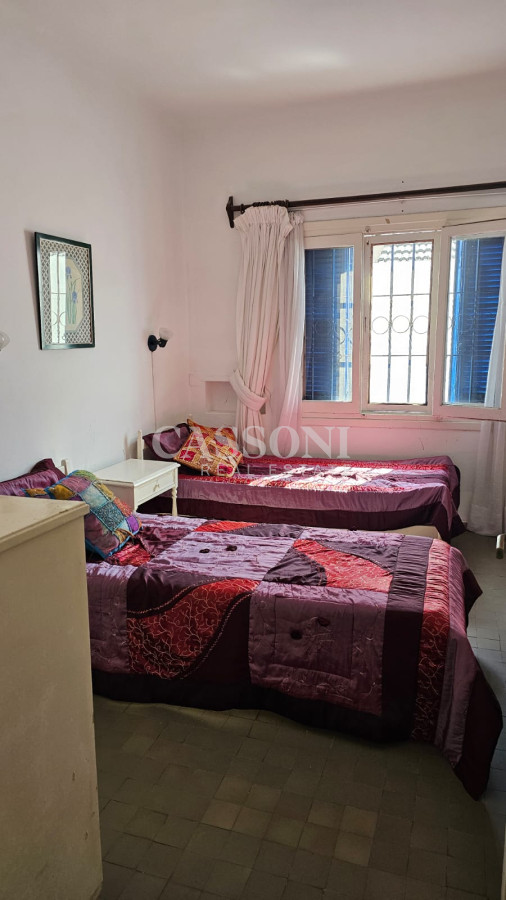 Casa ID.3801 - Importante residencia frente al mar en venta.