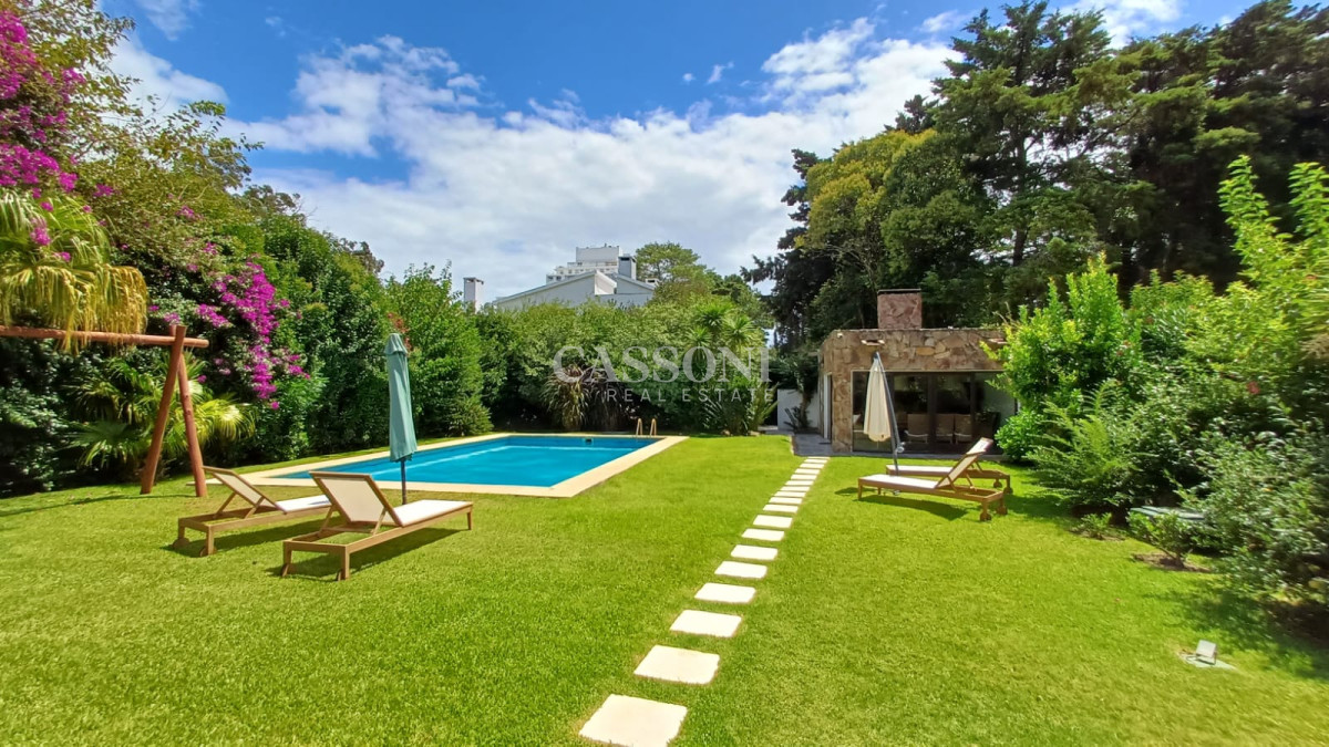 Casa ID.4871 - Vende gran casa para vivir todo el año, de 3 dormitorios en Punta del Este 