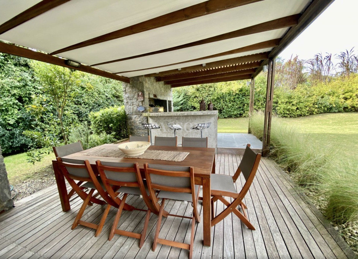 Casa ID.4858 - Casa en venta Rincon del Indio, Punta del este 