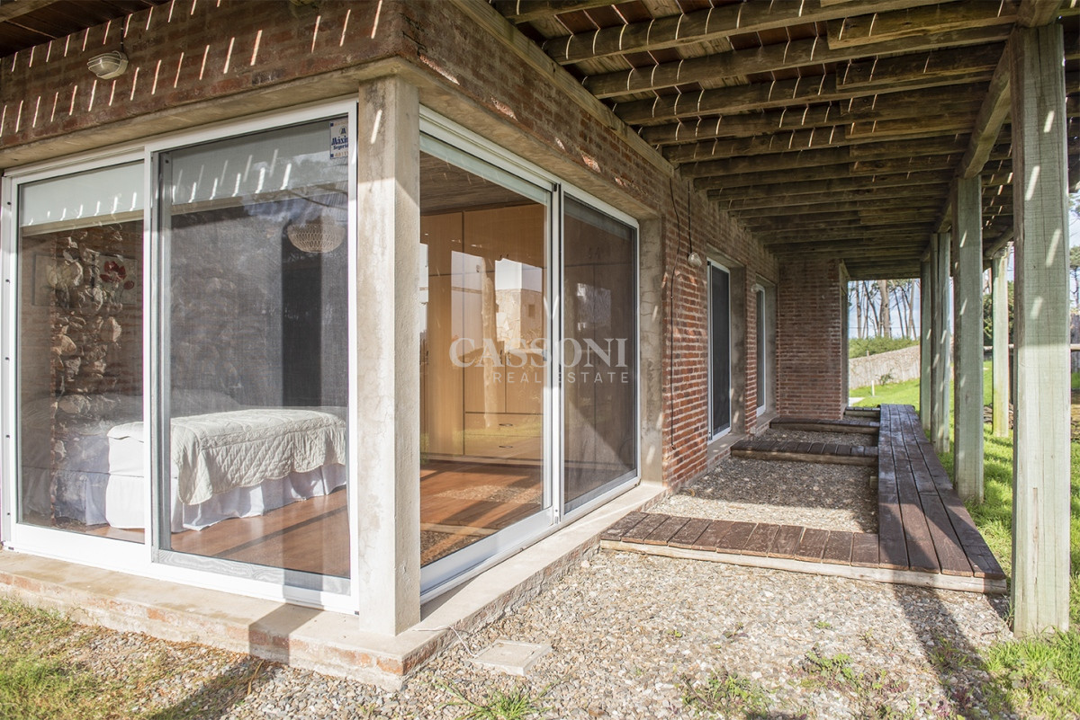 Casa ID.2424 - Casa en Venta de 4 dormitorios en Chihuahua , Punta del este 