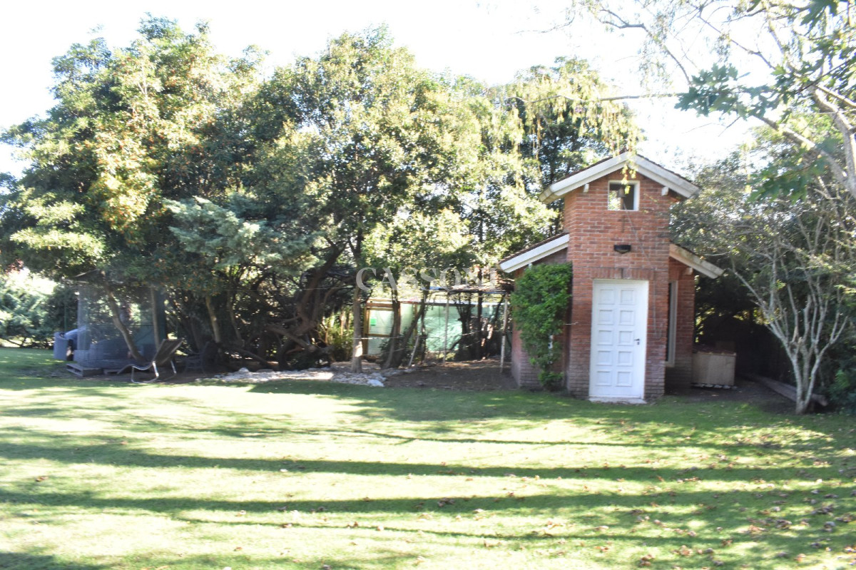 Casa ID.4853 - Vende casa espectacular en playa mansa , Punta del Este 