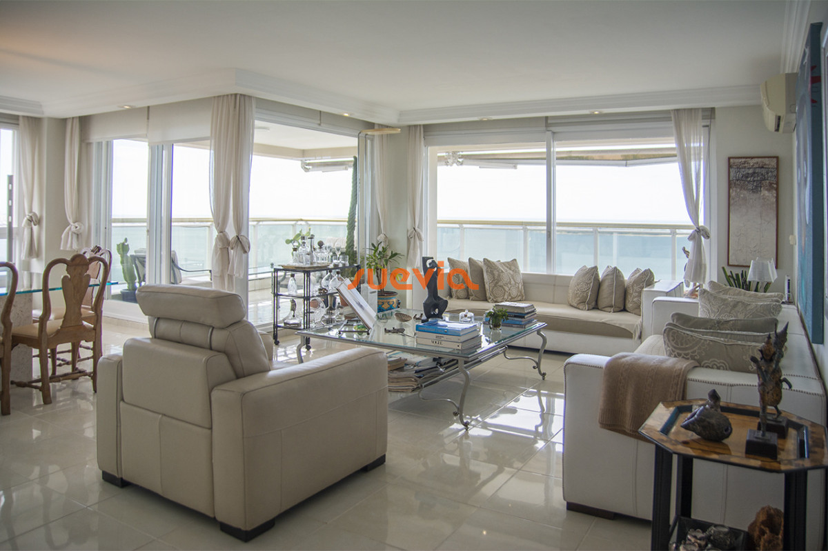 Apartamento ID.4639 - Departamento de 3 dormitorios y dependencia  en venta en Torre Lejardin, vstas panorámicas