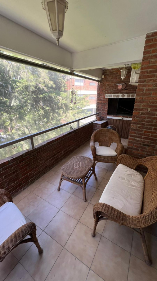 Apartamento en venta  3 dormitorios en Playa Mansa, Punta del Este.