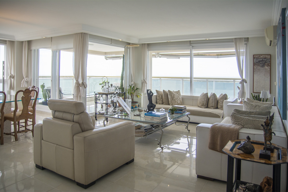 Departamento de 3 dormitorios y dependencia  en venta en Torre Lejardin, vstas panorámicas