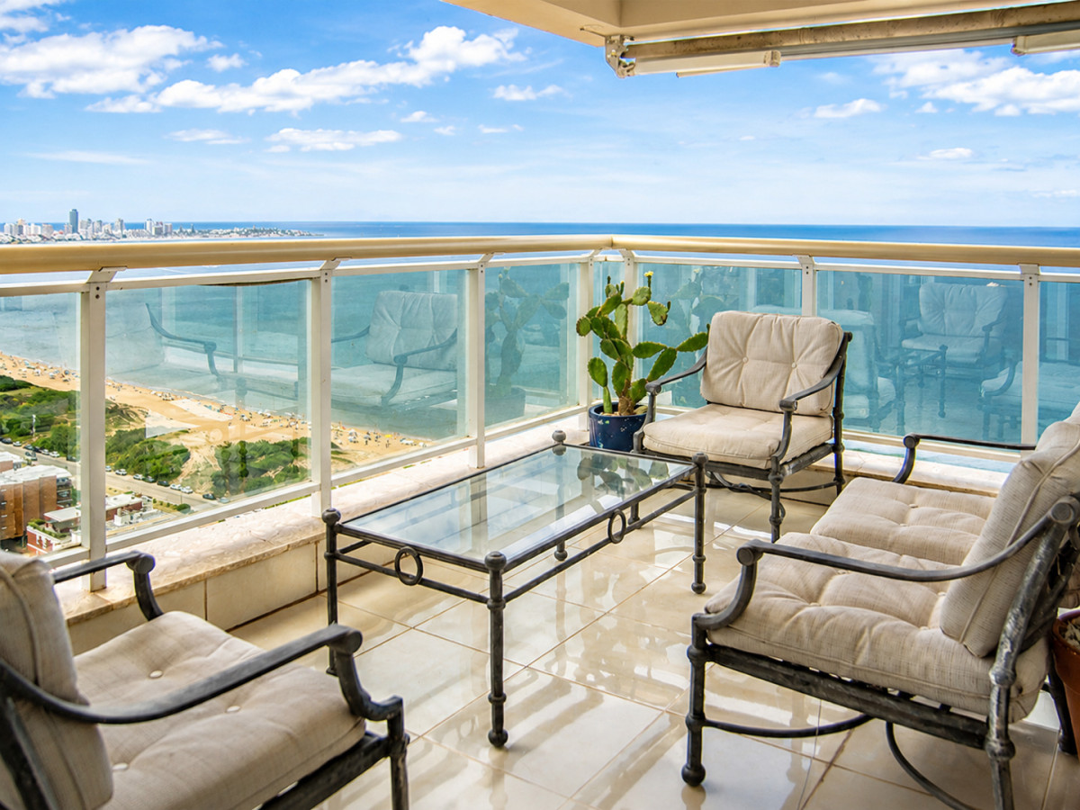 Departamento de 3 dormitorios y dependencia  en venta en Torre Lejardin, vstas panorámicas