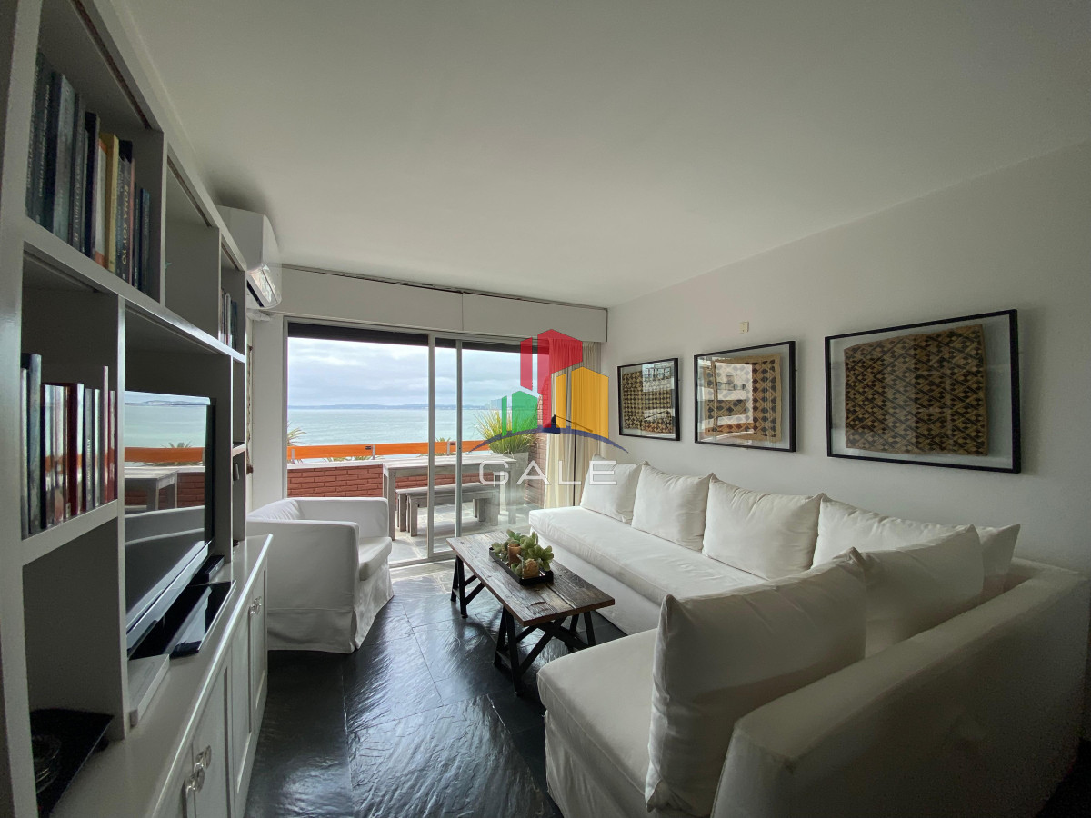 Apartamento ID.4380 - Vende apartamento con vista al mar de 3 dormitorios, Punta del Este