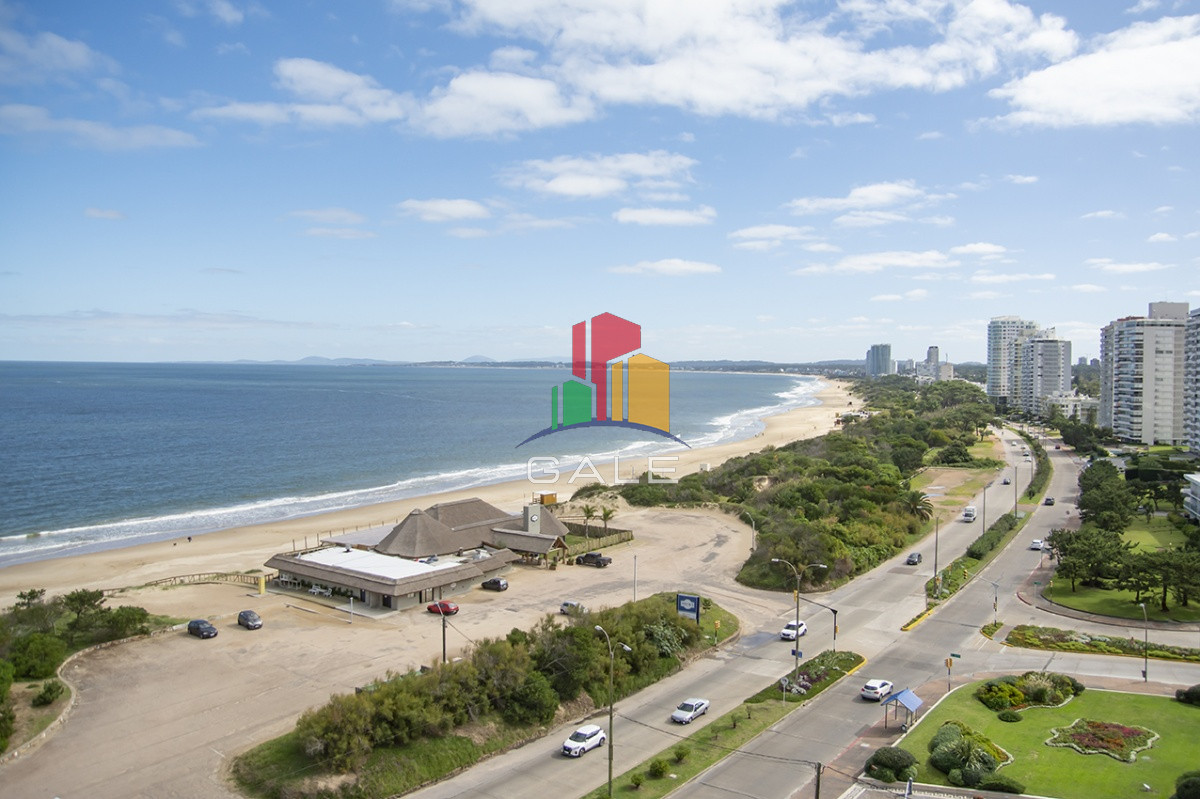 Apartamento ID.4470 - Beverly Tower Punta Del Este, Maldonado Uruguay, Apartamento de 3 dormitorios en venta en torre de Jerarquia.