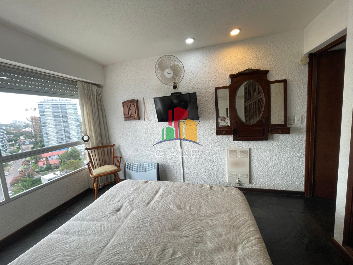 Apartamento ID.3578 - Departamento en venta en Brava - Punta del Este de 1 dormitorio y medio.